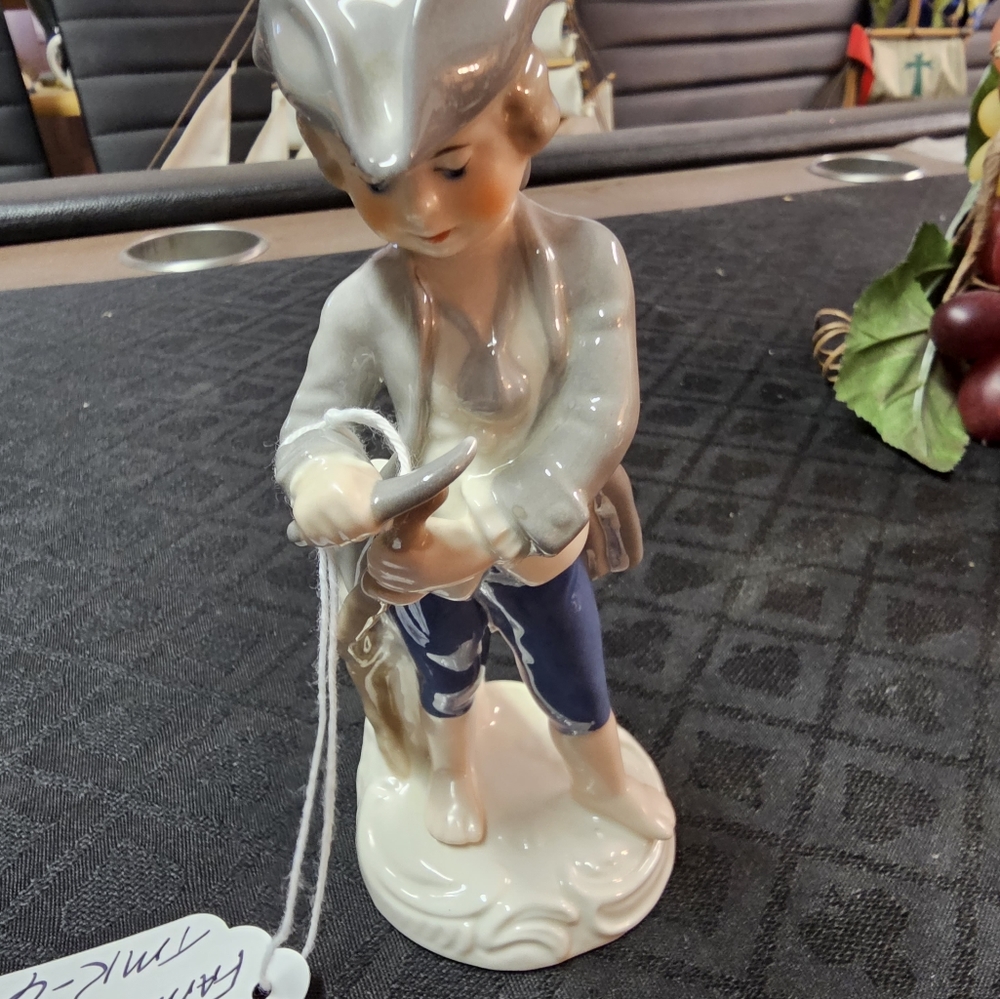 Hummel, Farm Boy chipping Tree